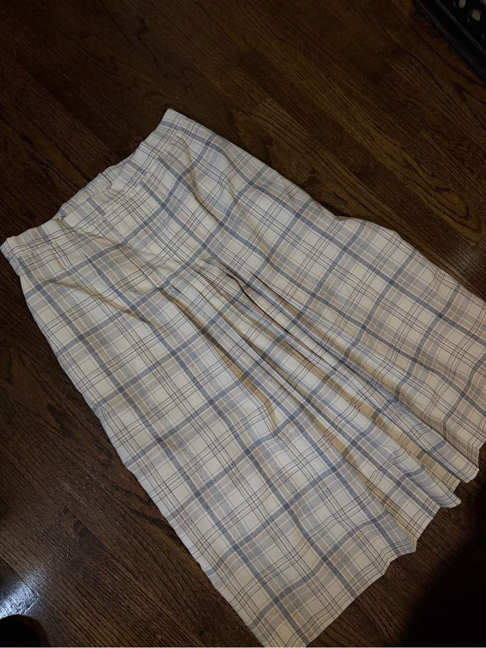 Vintage Pleated Maxi Skirt in Beige and Light Blue Plaid